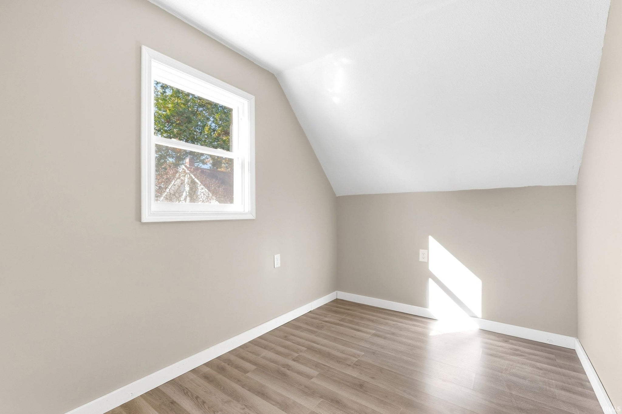 Image of 537 E Sherman Street