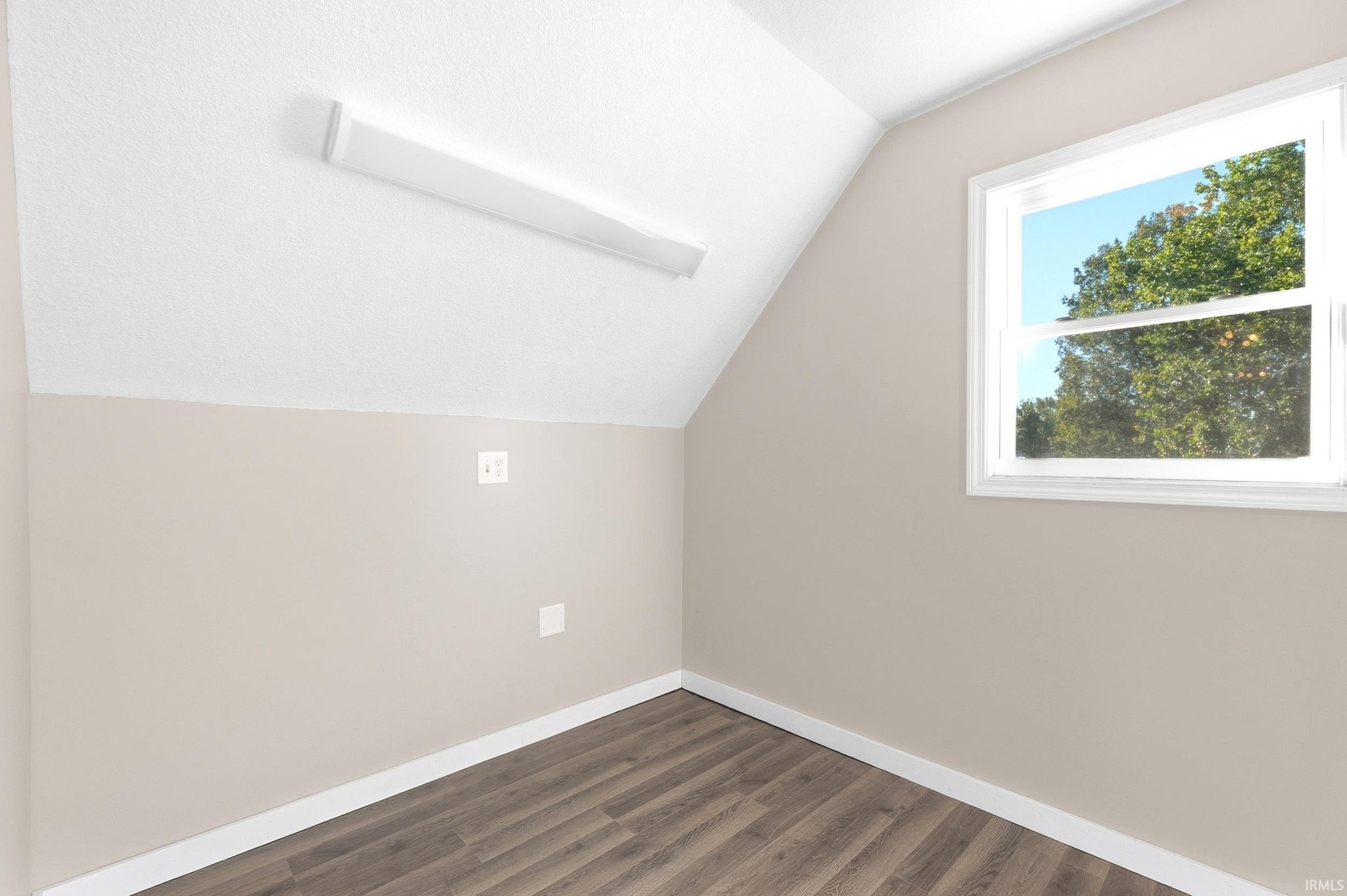 Image of 537 E Sherman Street