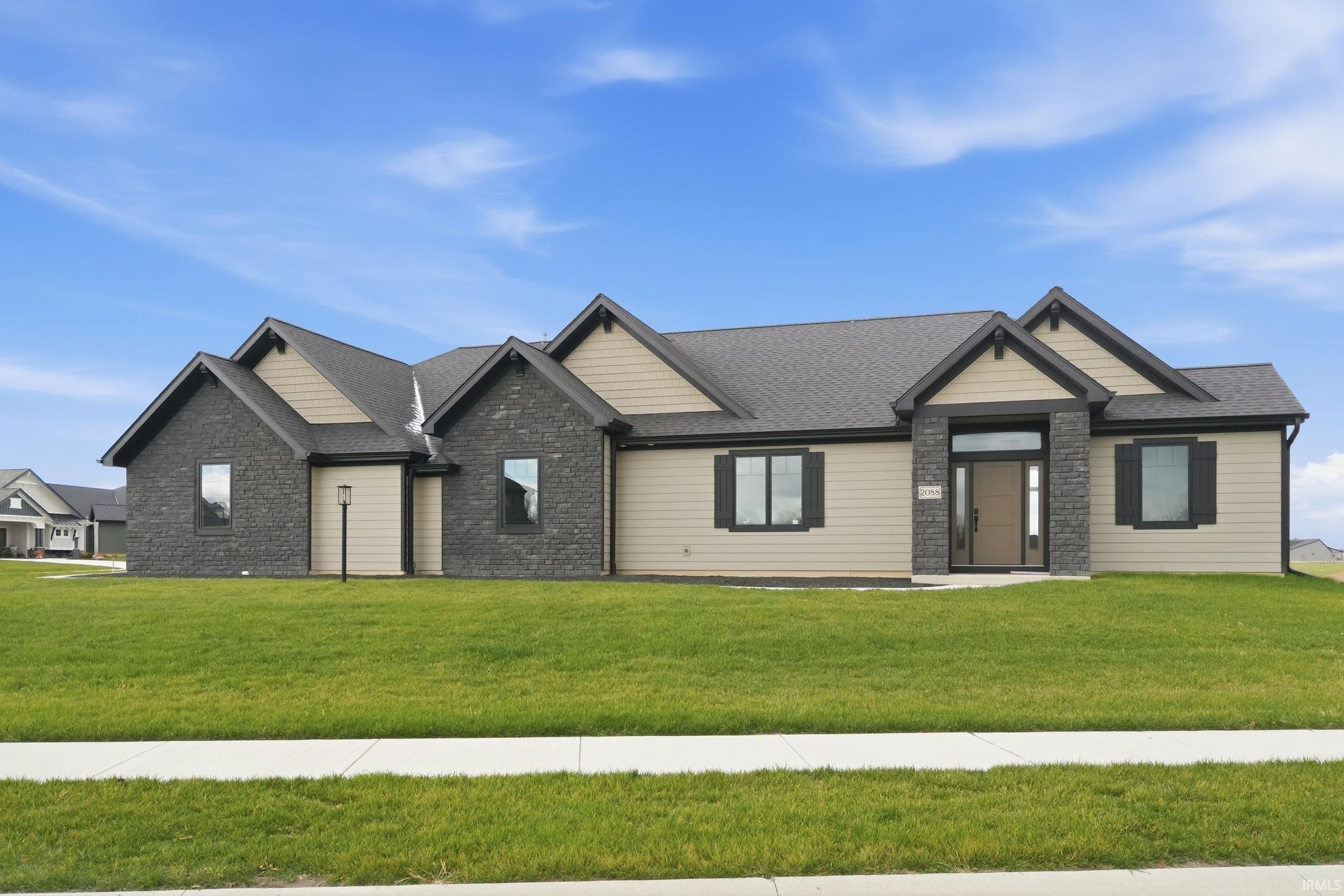 2088 Seward Lake Pass