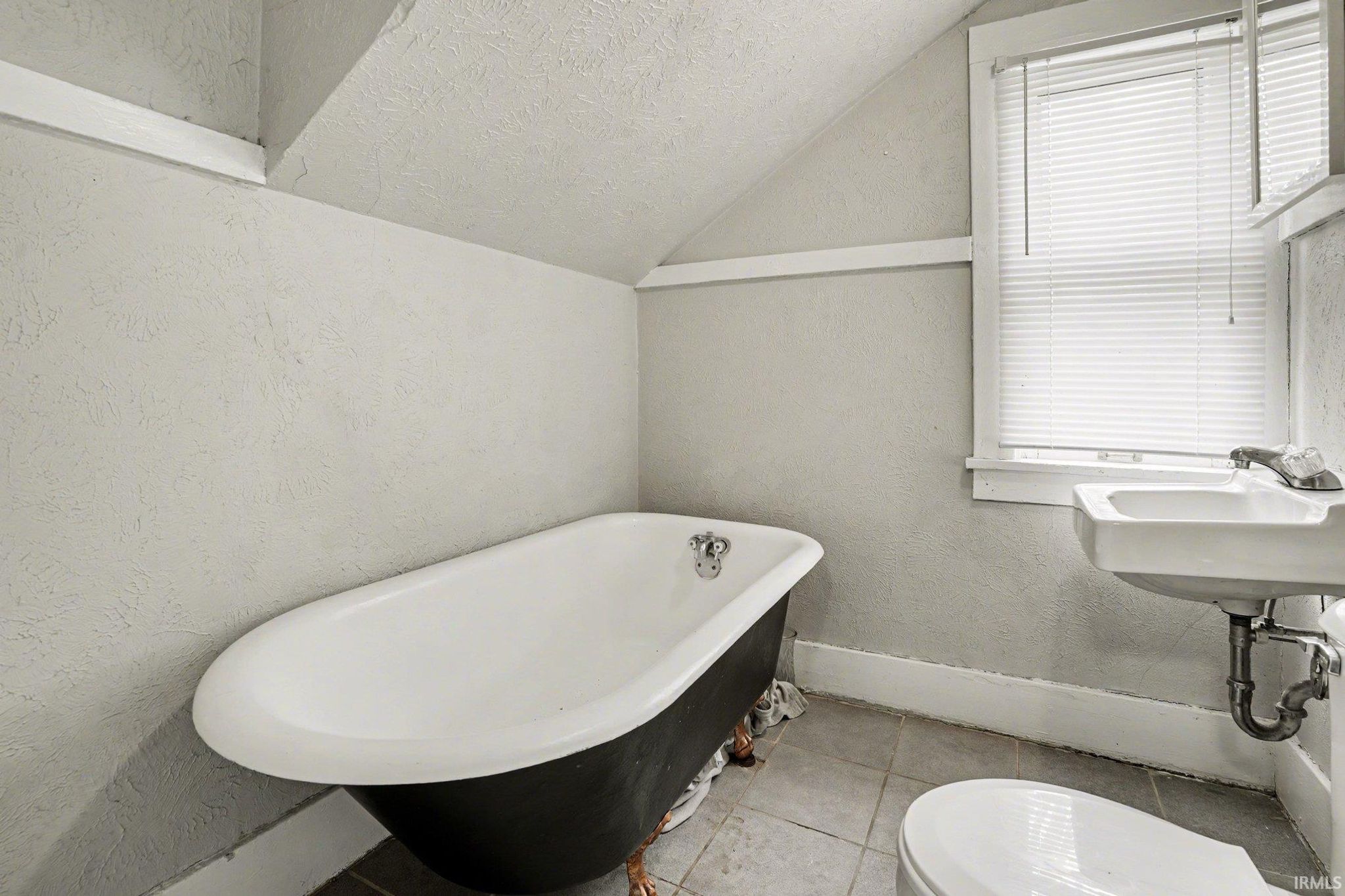 Image of 744 Portage Avenue