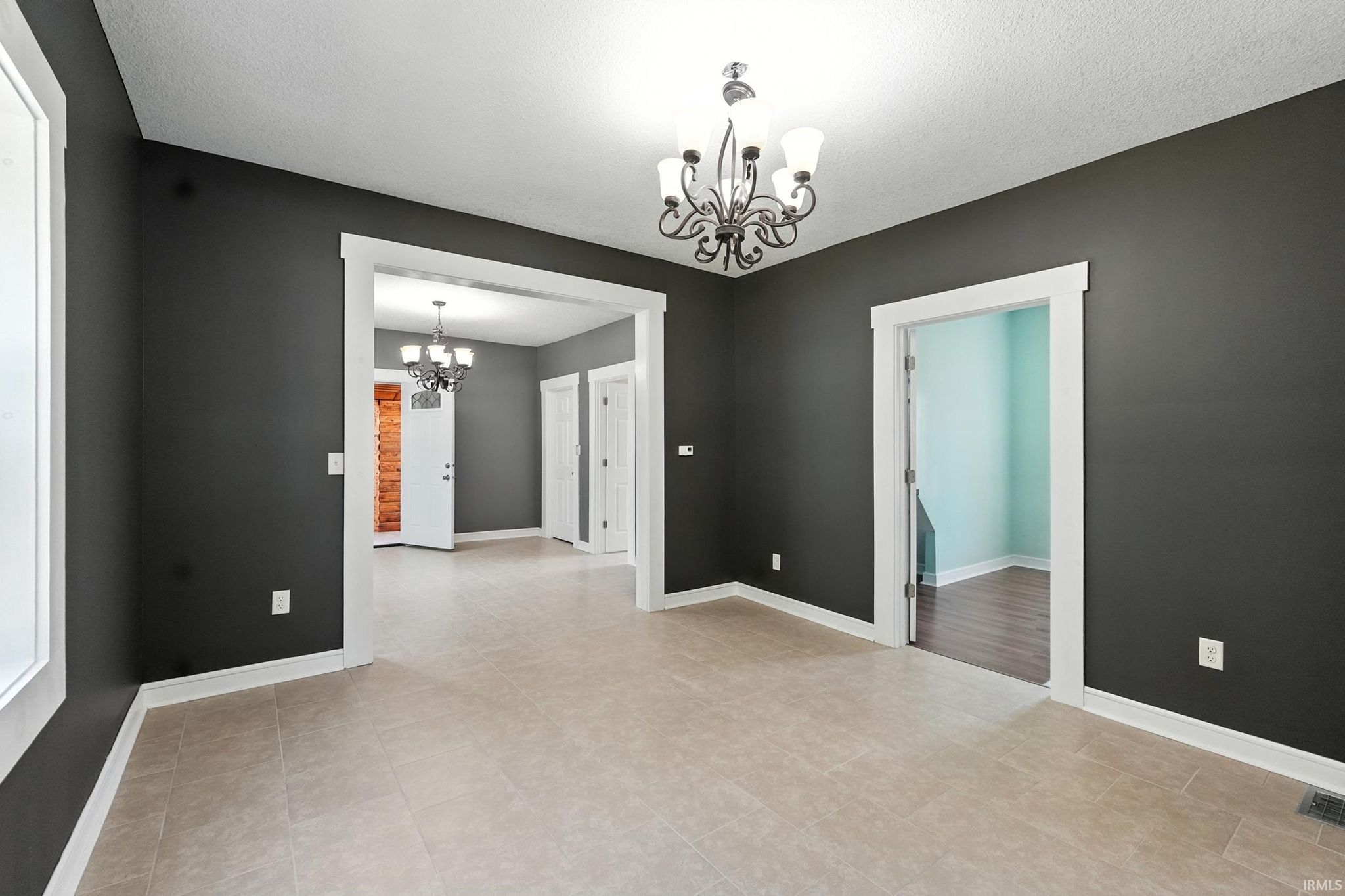 Image of 2611 S Anthony Boulevard