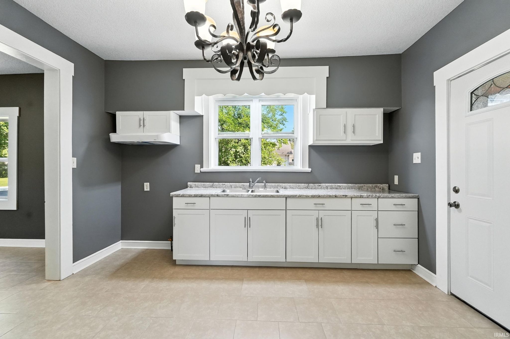 Image of 2611 S Anthony Boulevard