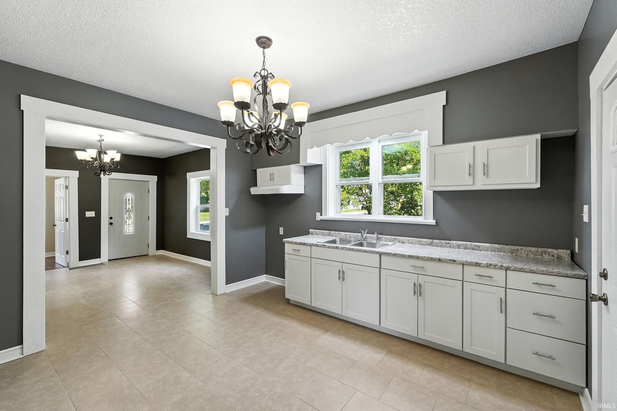 Image of 2611 S Anthony Boulevard