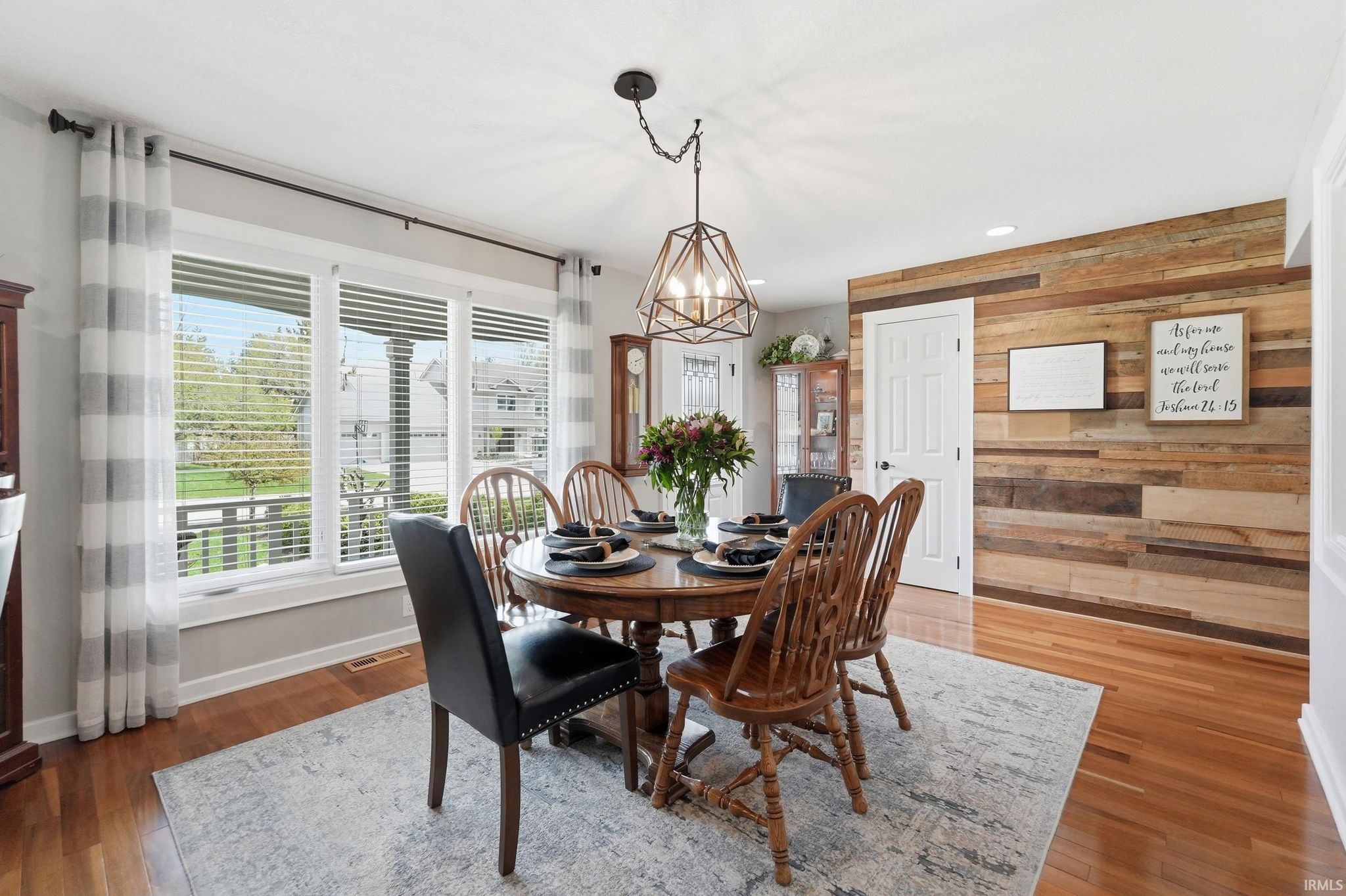 Image of 2406 Windsong Court