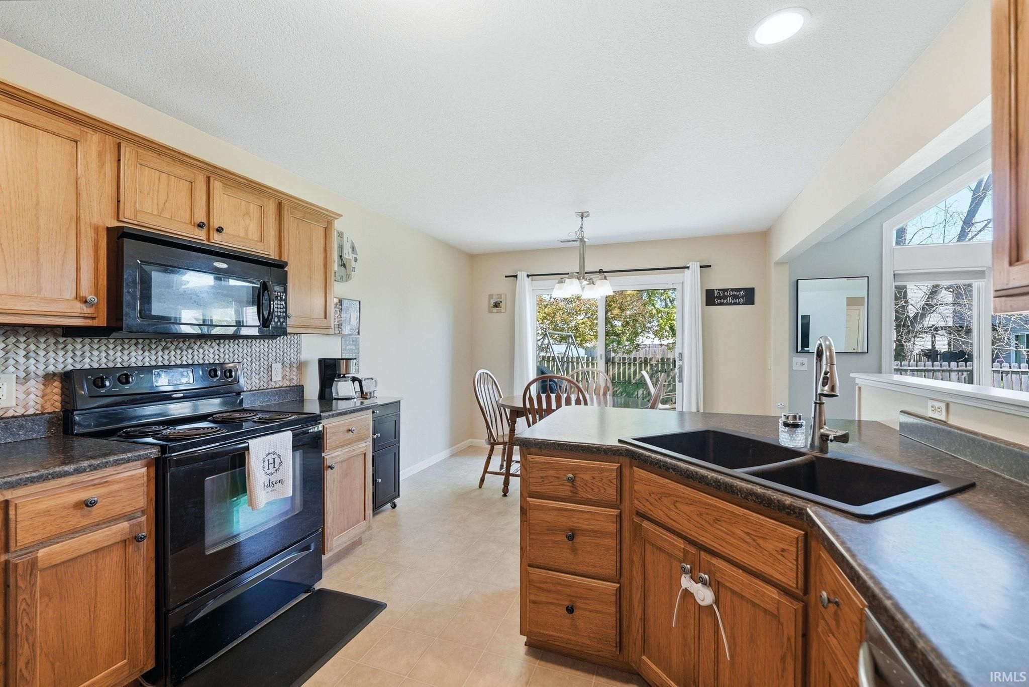 Image of 2910 Marguerite Drive