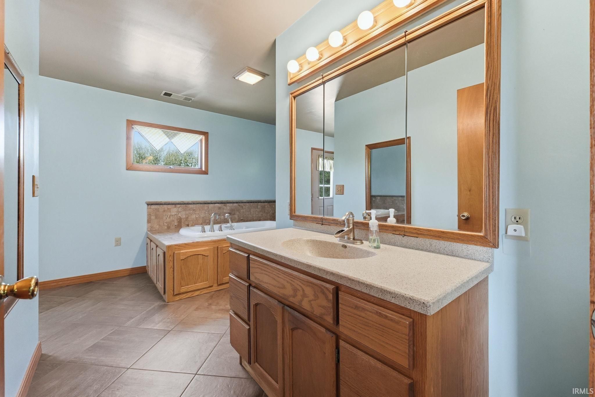 Image of 11401 W 500 S Road