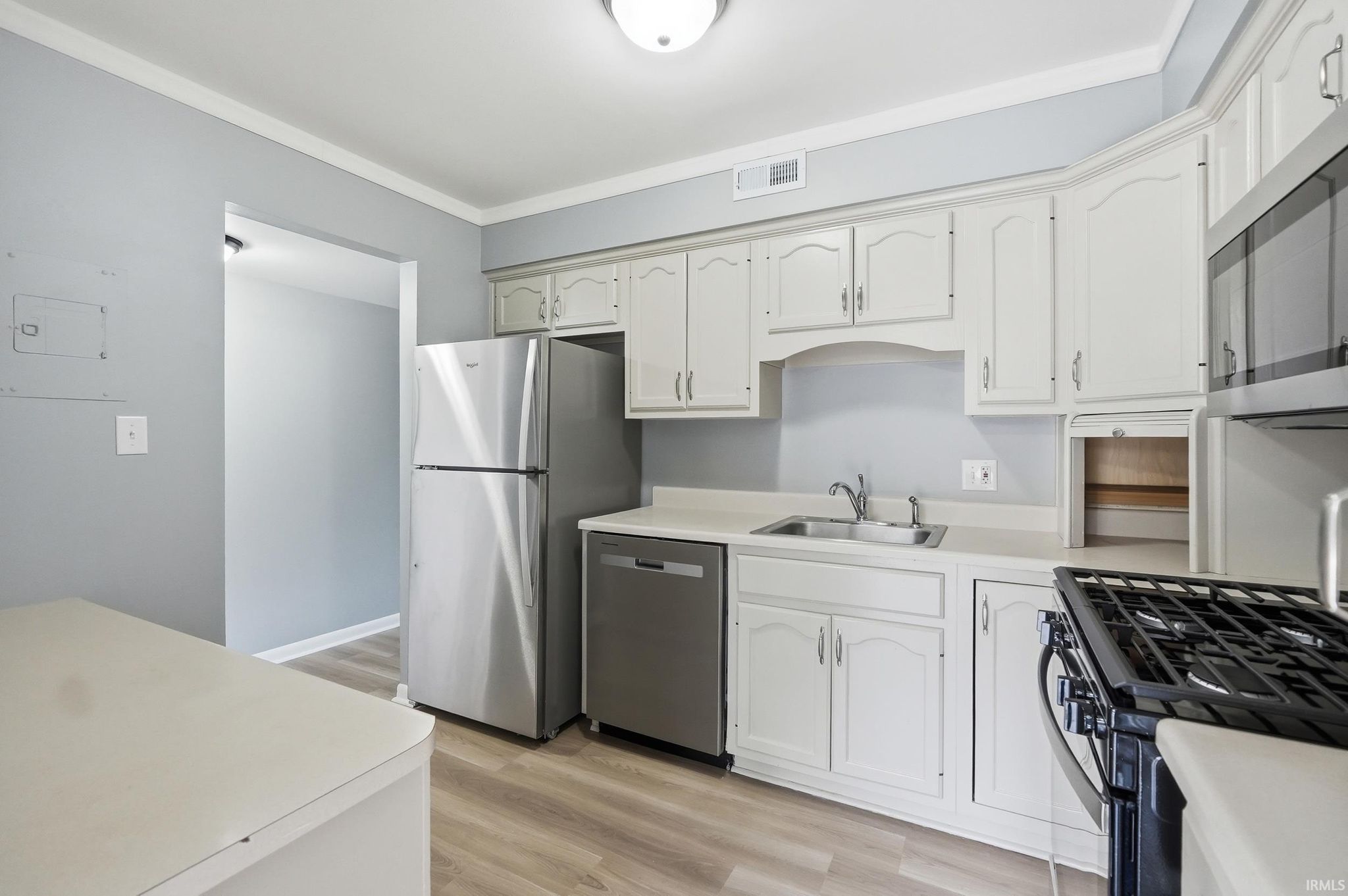 Image of 5675 S Wayne Avenue