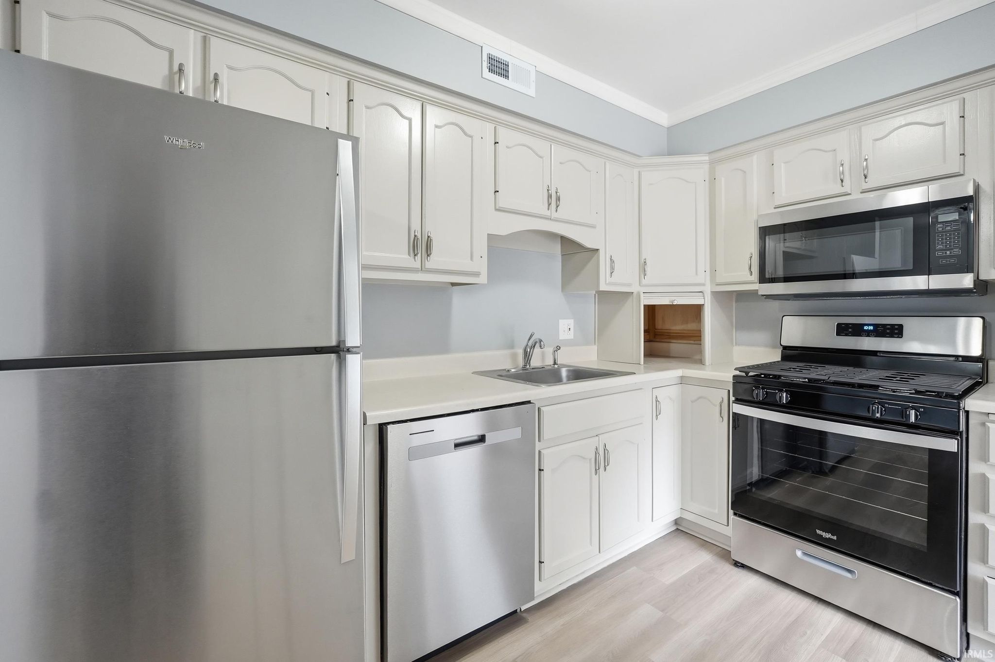 Image of 5675 S Wayne Avenue