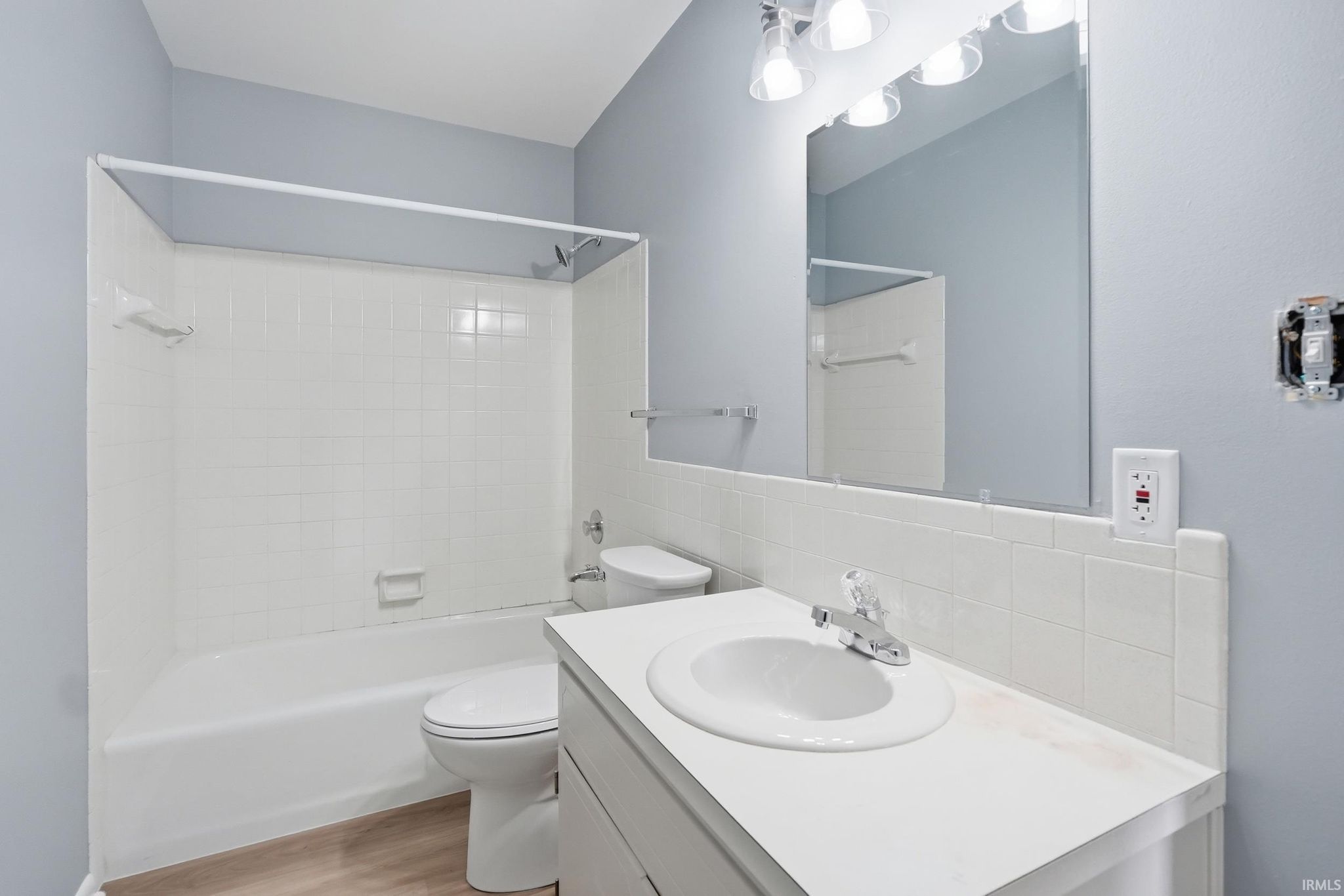 Image of 5675 S Wayne Avenue
