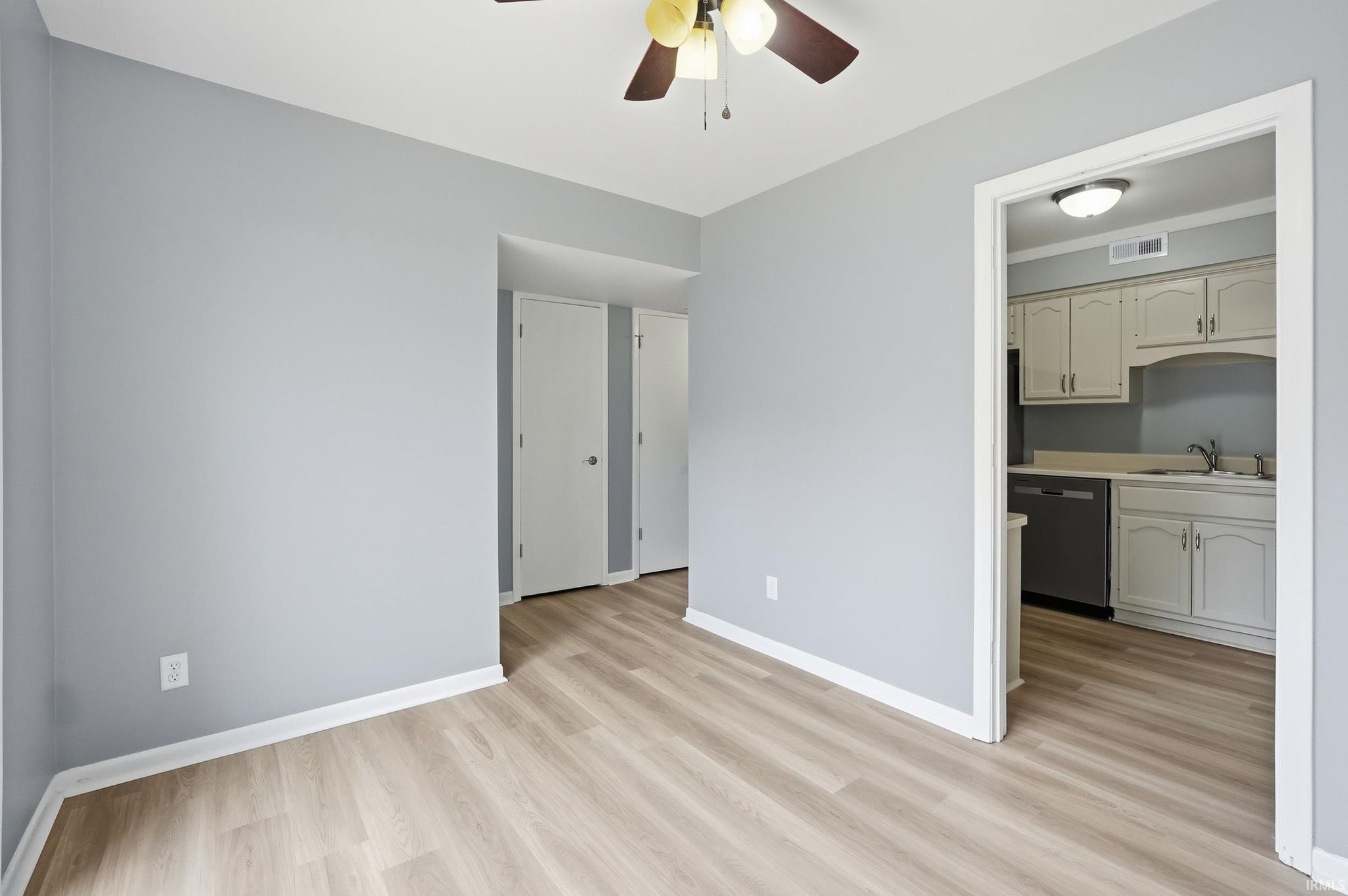 Image of 5675 S Wayne Avenue