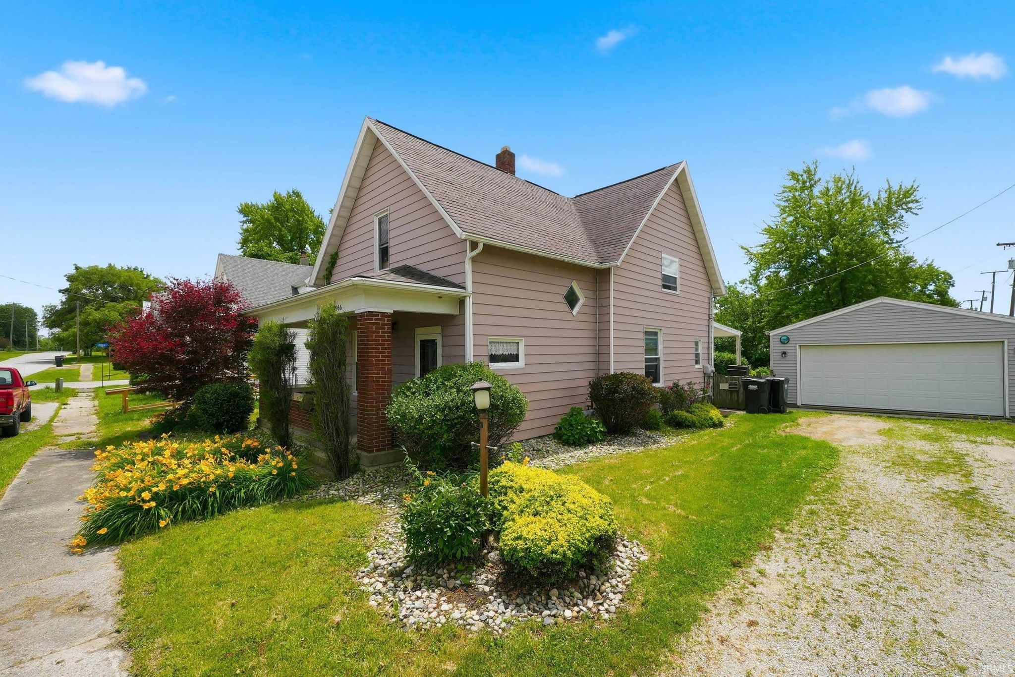 Image of 2966 W Scott Street