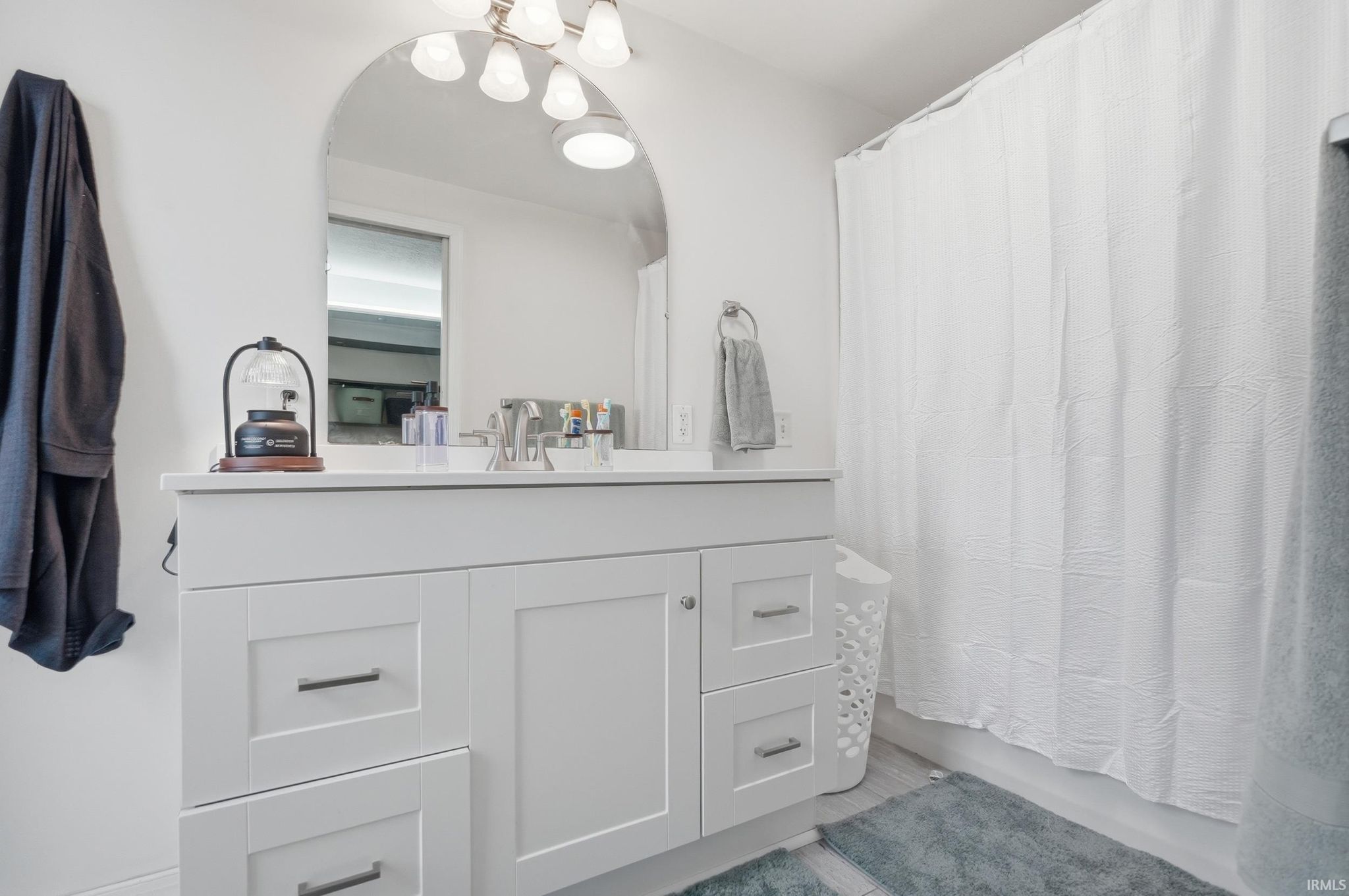 Image of 2966 W Scott Street