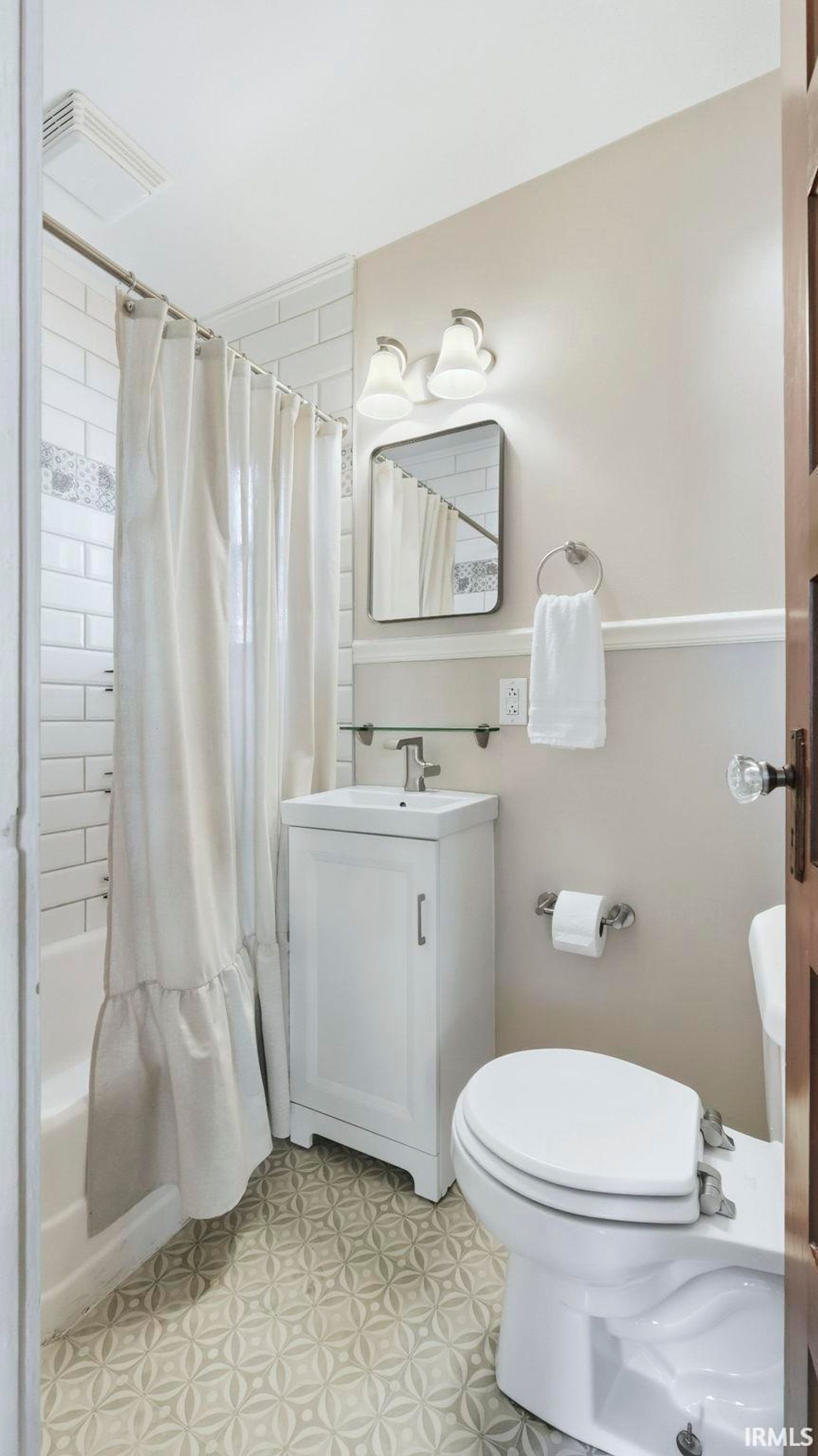 Image of 121 E Branning Avenue