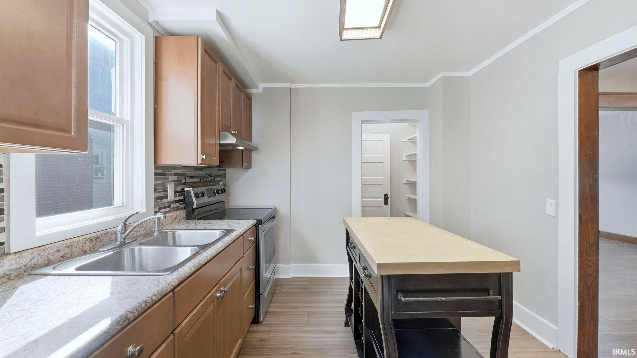 Image of 121 E Branning Avenue