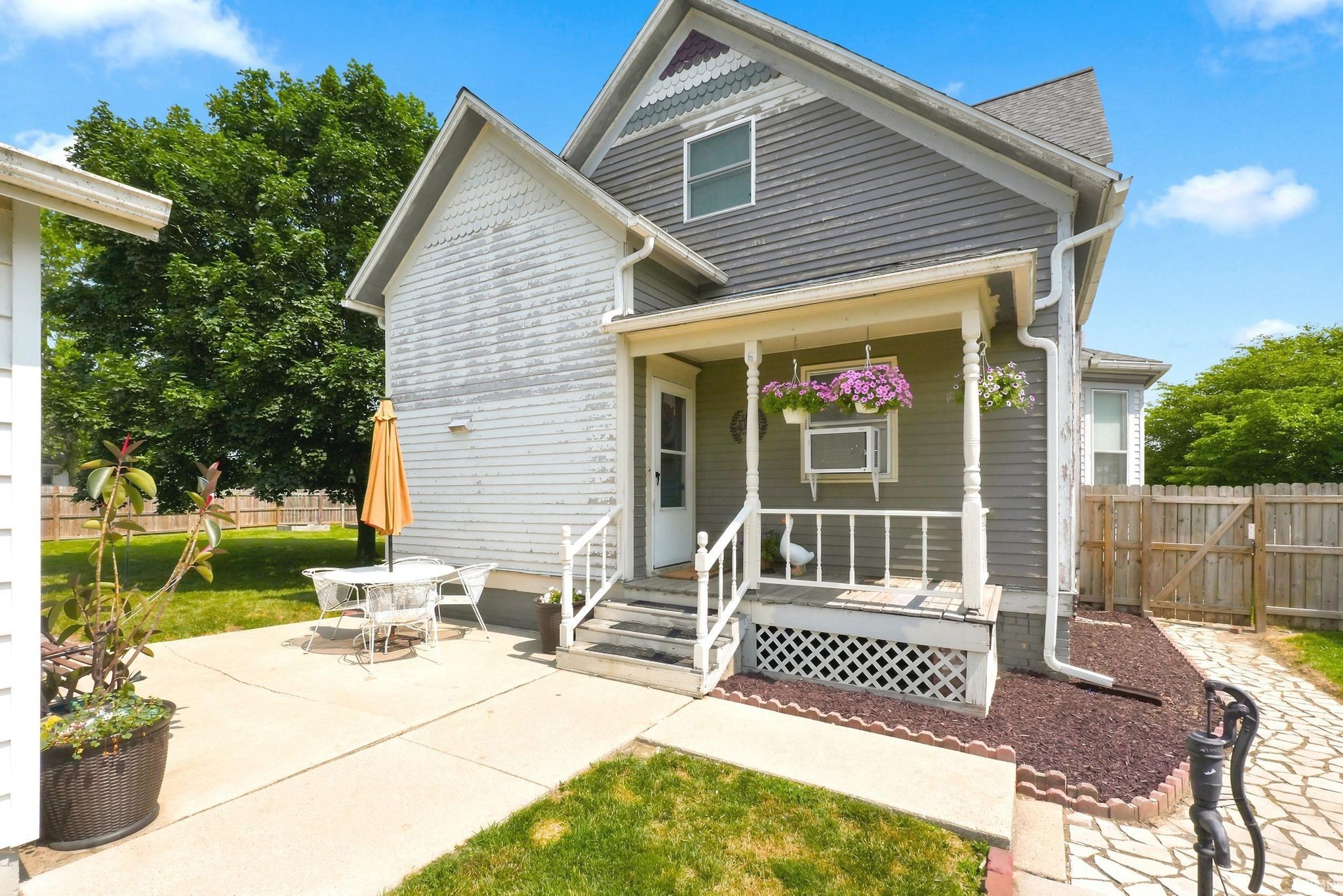 Image of 405 W South Street