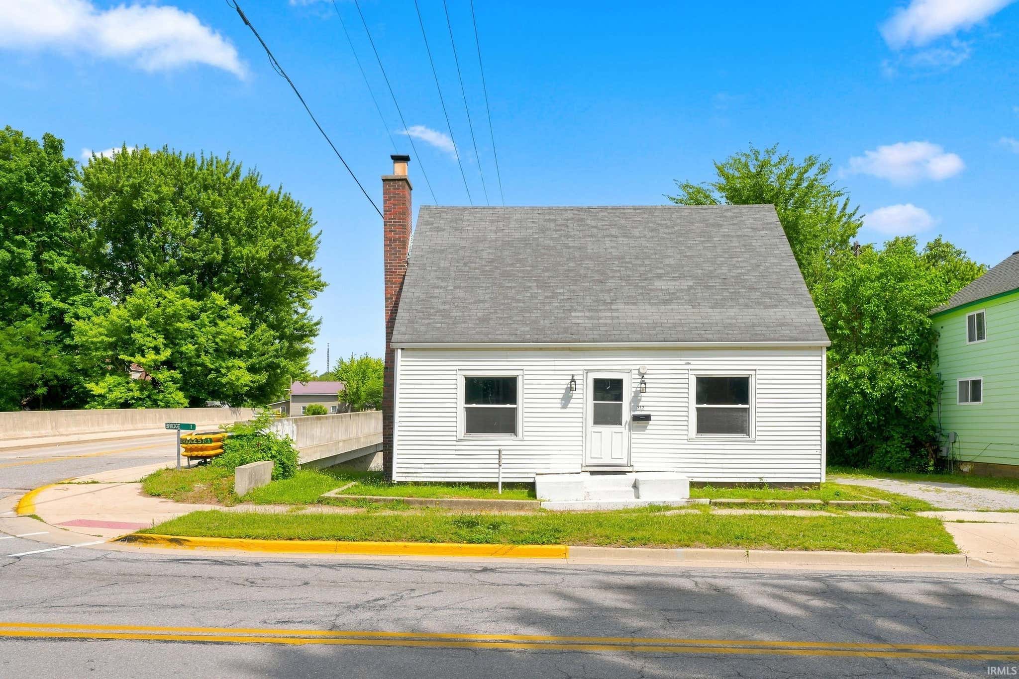 212 W LINCOLNWAY Road 212 W LINCOLNWAY Road