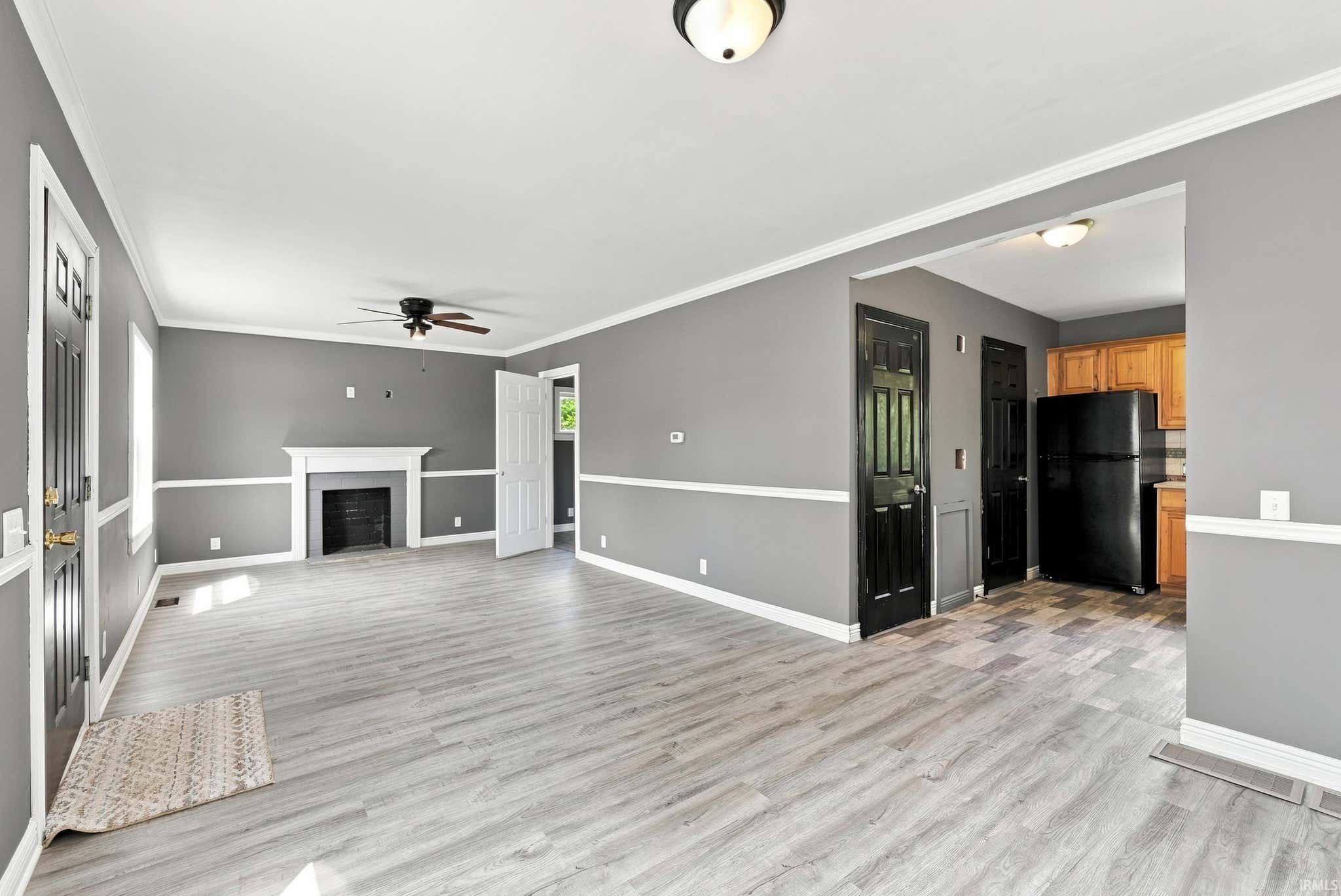 Image of 212 W LINCOLNWAY Road