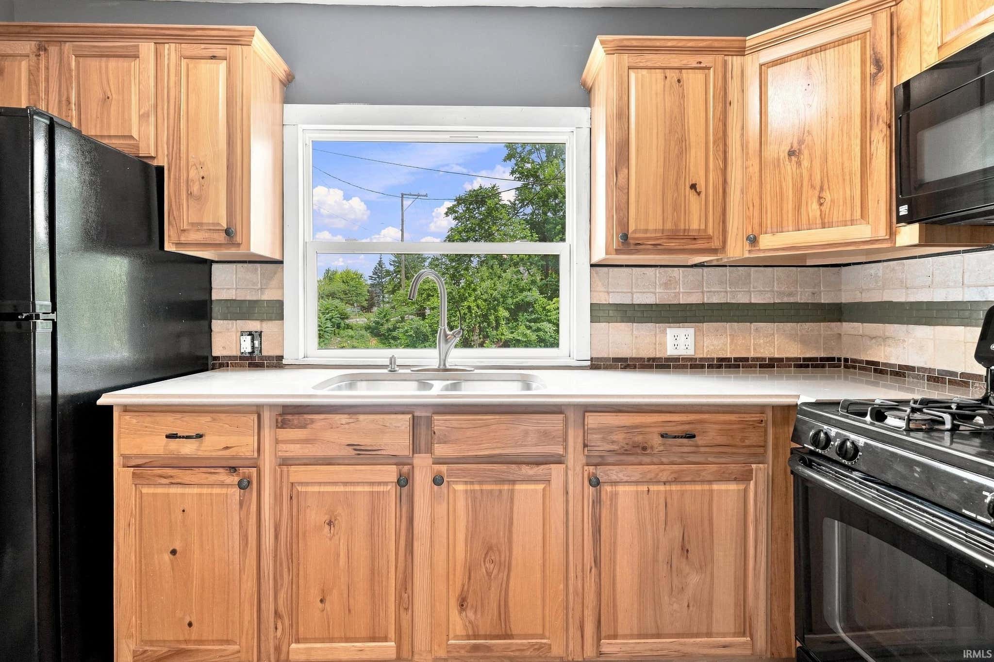 Image of 212 W LINCOLNWAY Road