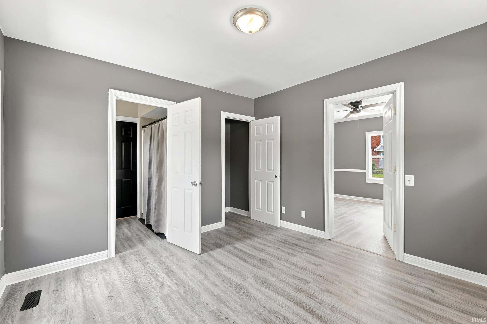 Image of 212 W LINCOLNWAY Road