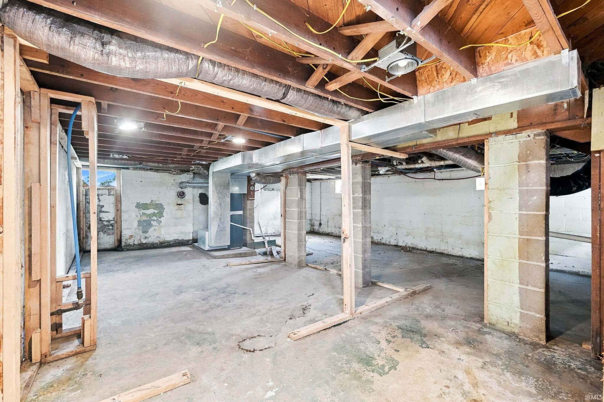Image of 212 W LINCOLNWAY Road