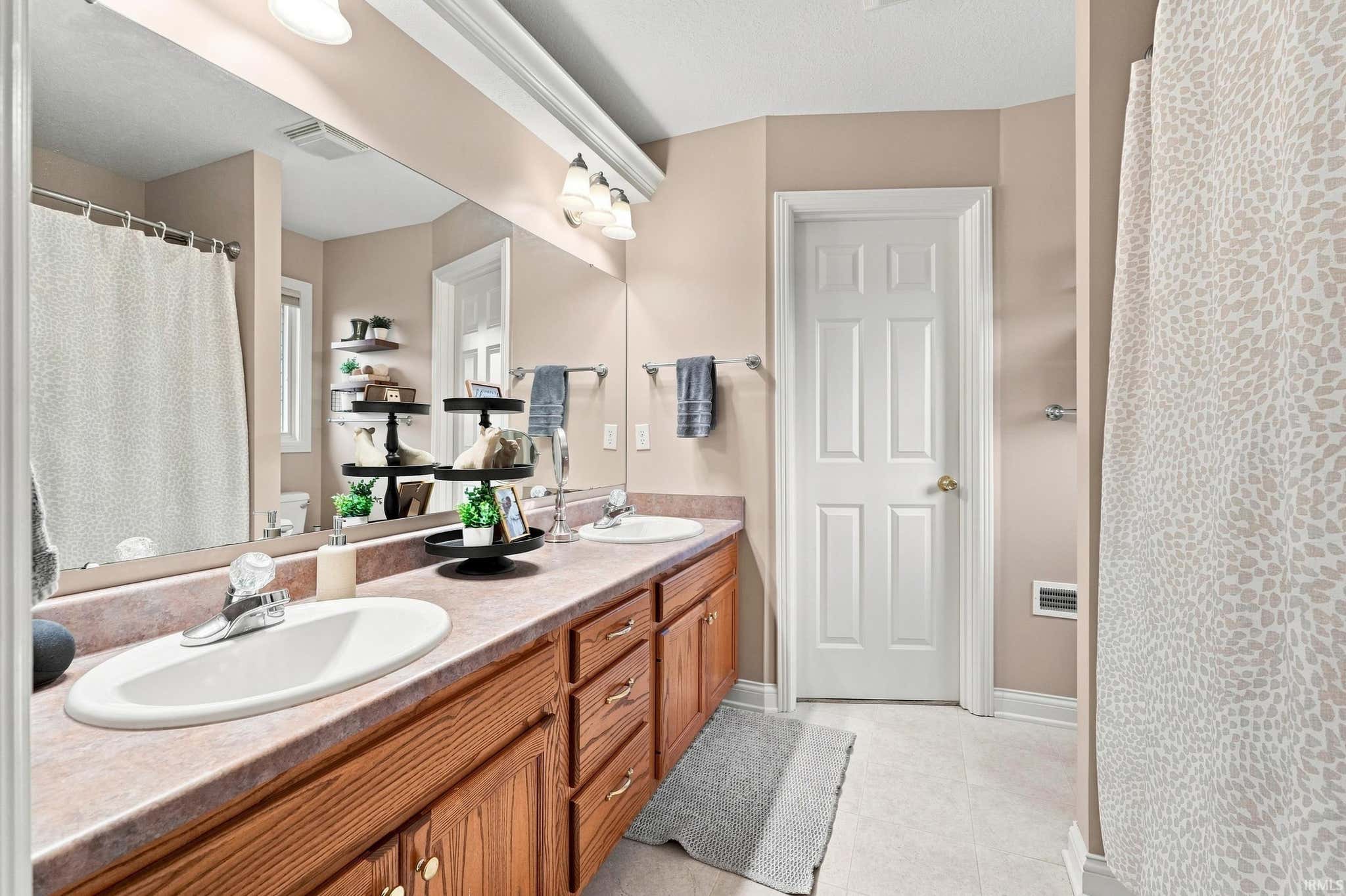 Image of 15905 Lebaron Lane