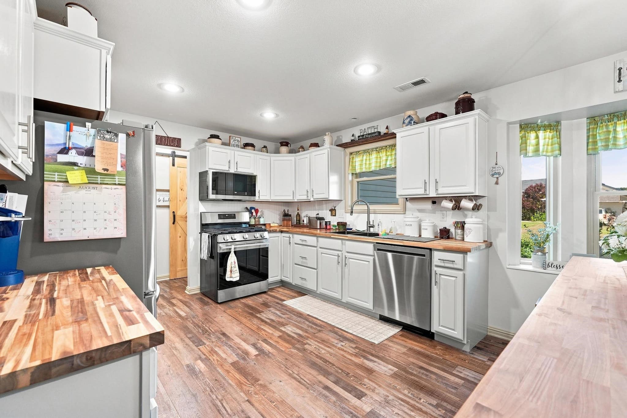Image of 306 Sunstar Drive