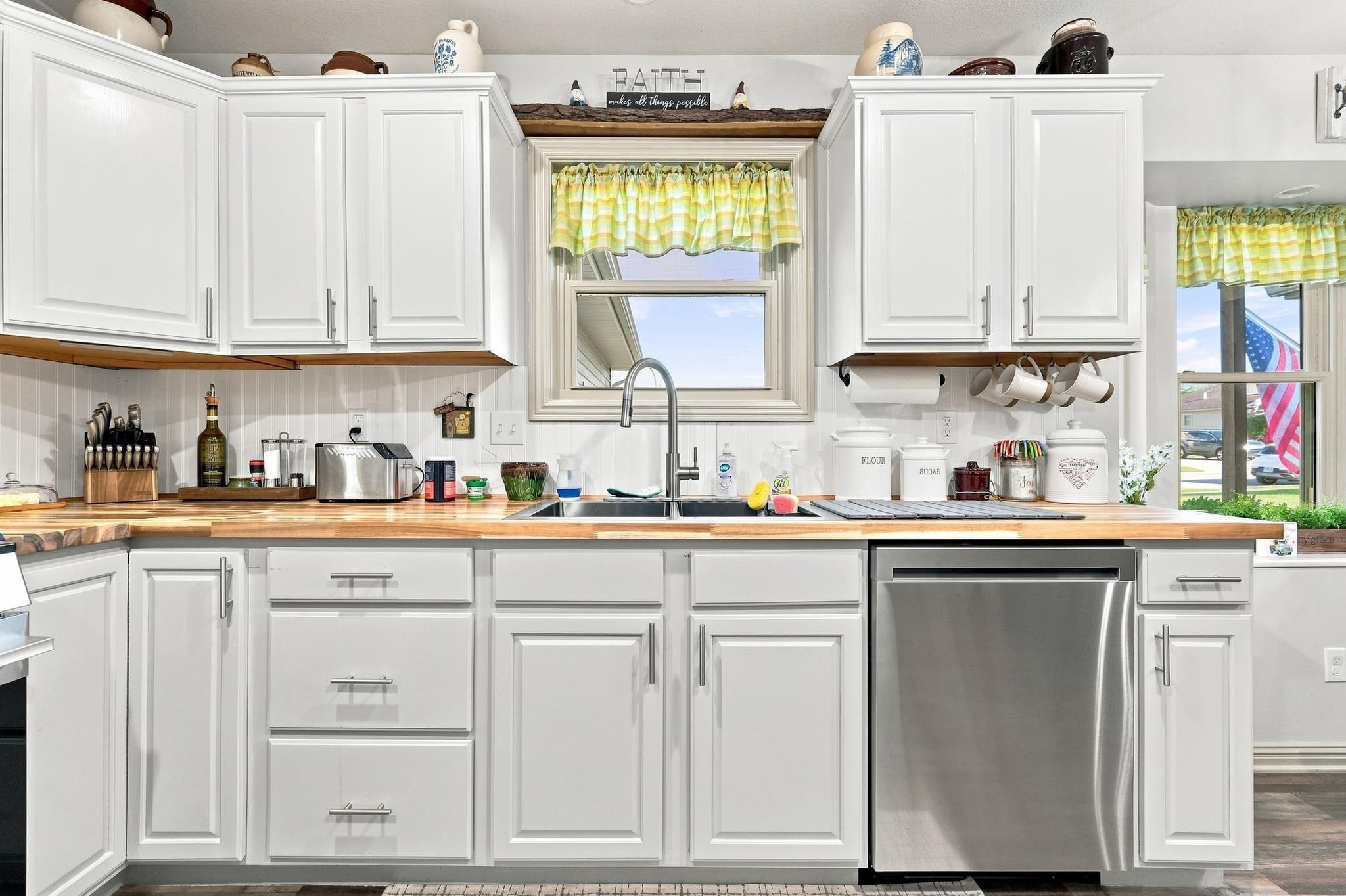 Image of 306 Sunstar Drive