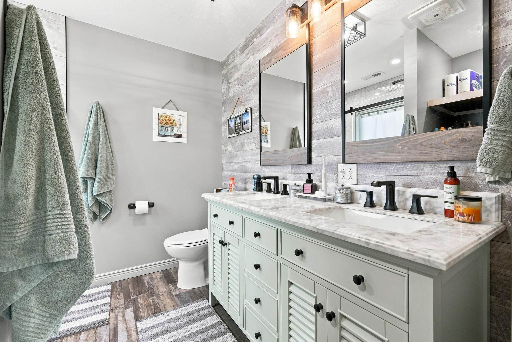 Image of 306 Sunstar Drive