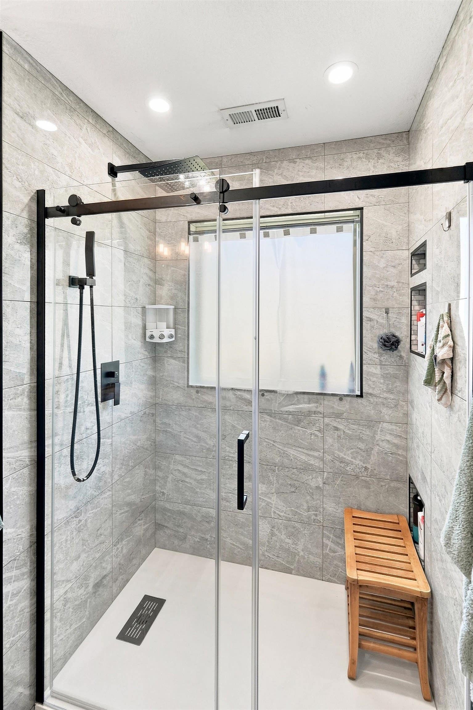 Image of 306 Sunstar Drive