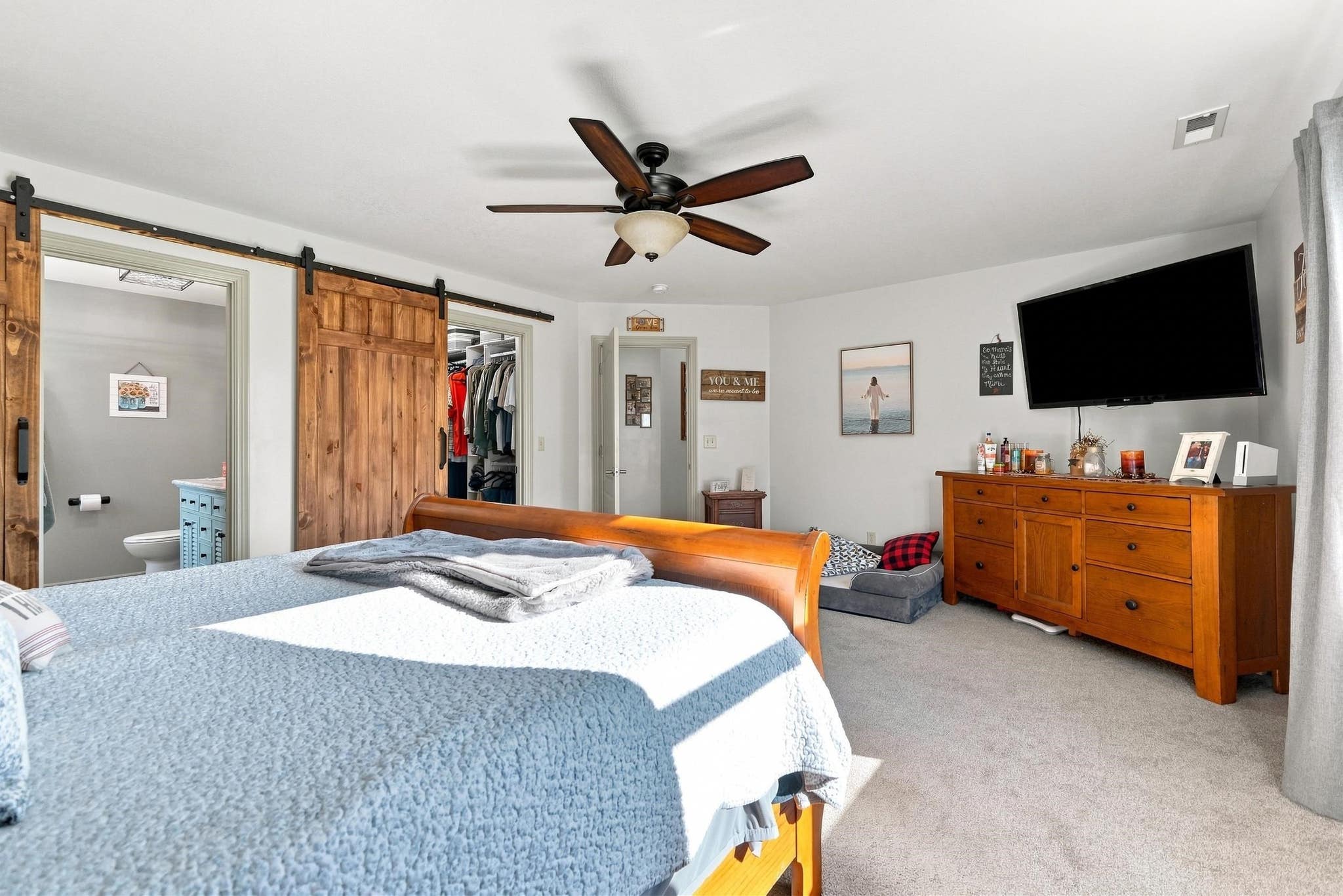 Image of 306 Sunstar Drive