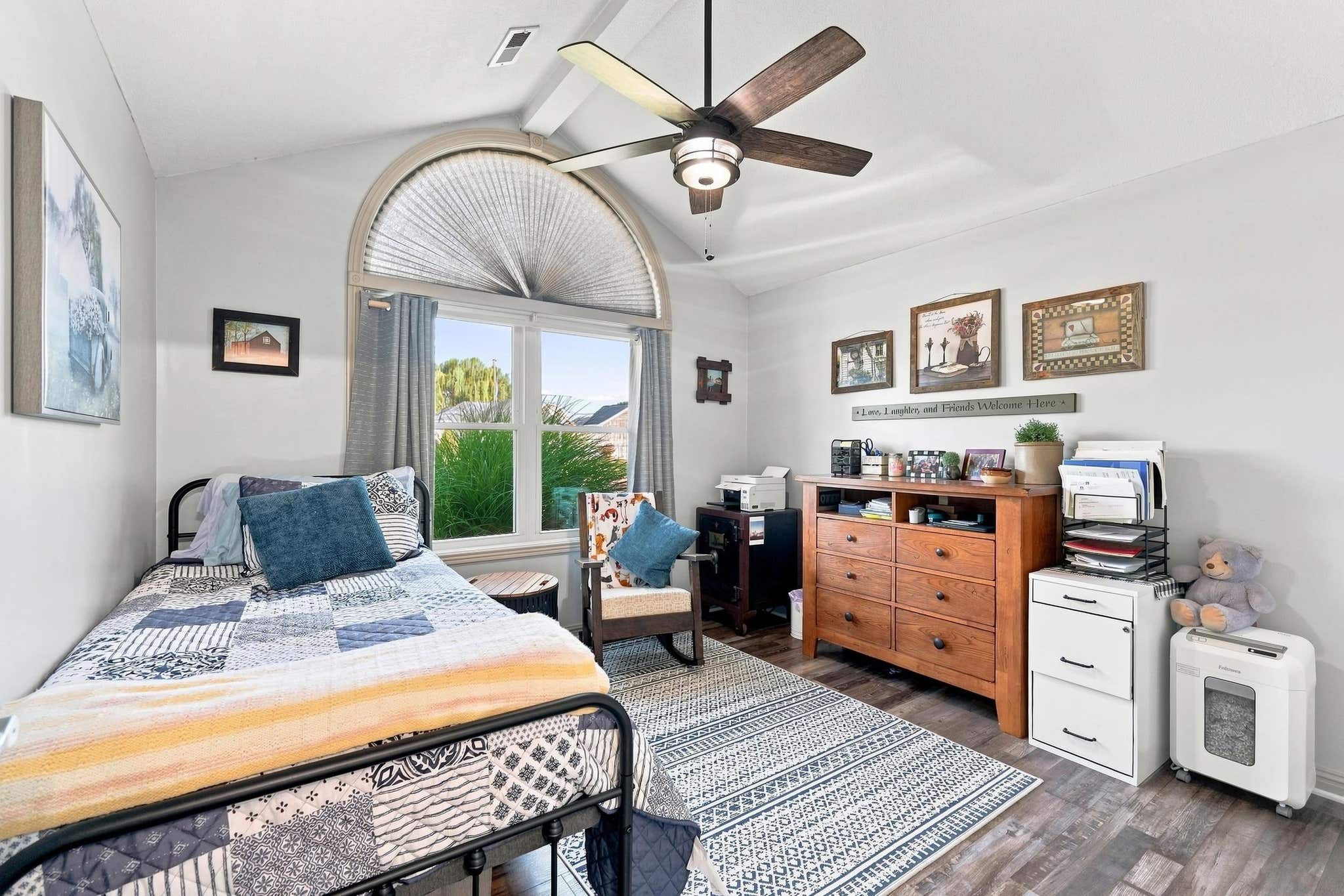Image of 306 Sunstar Drive