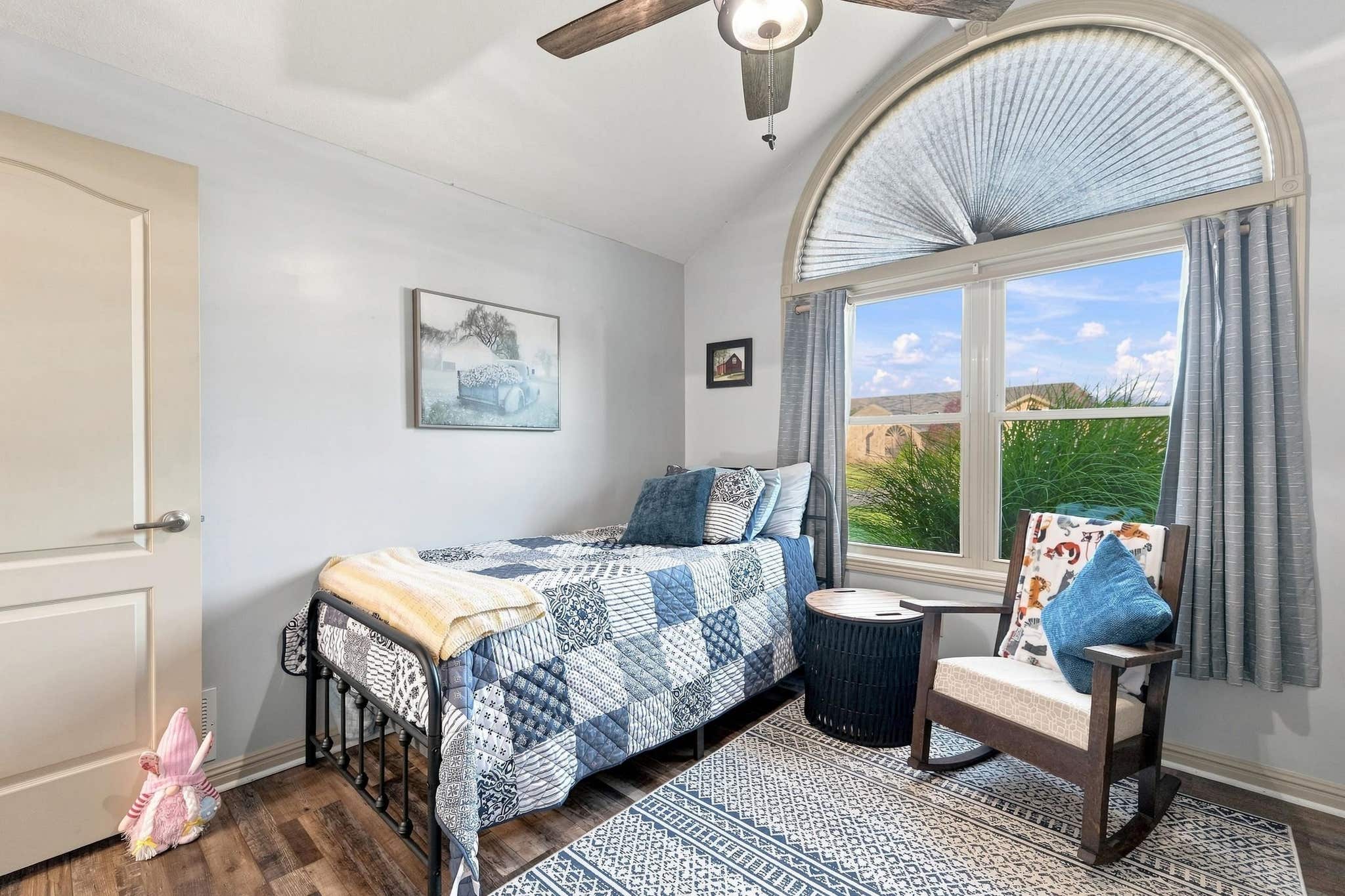 Image of 306 Sunstar Drive