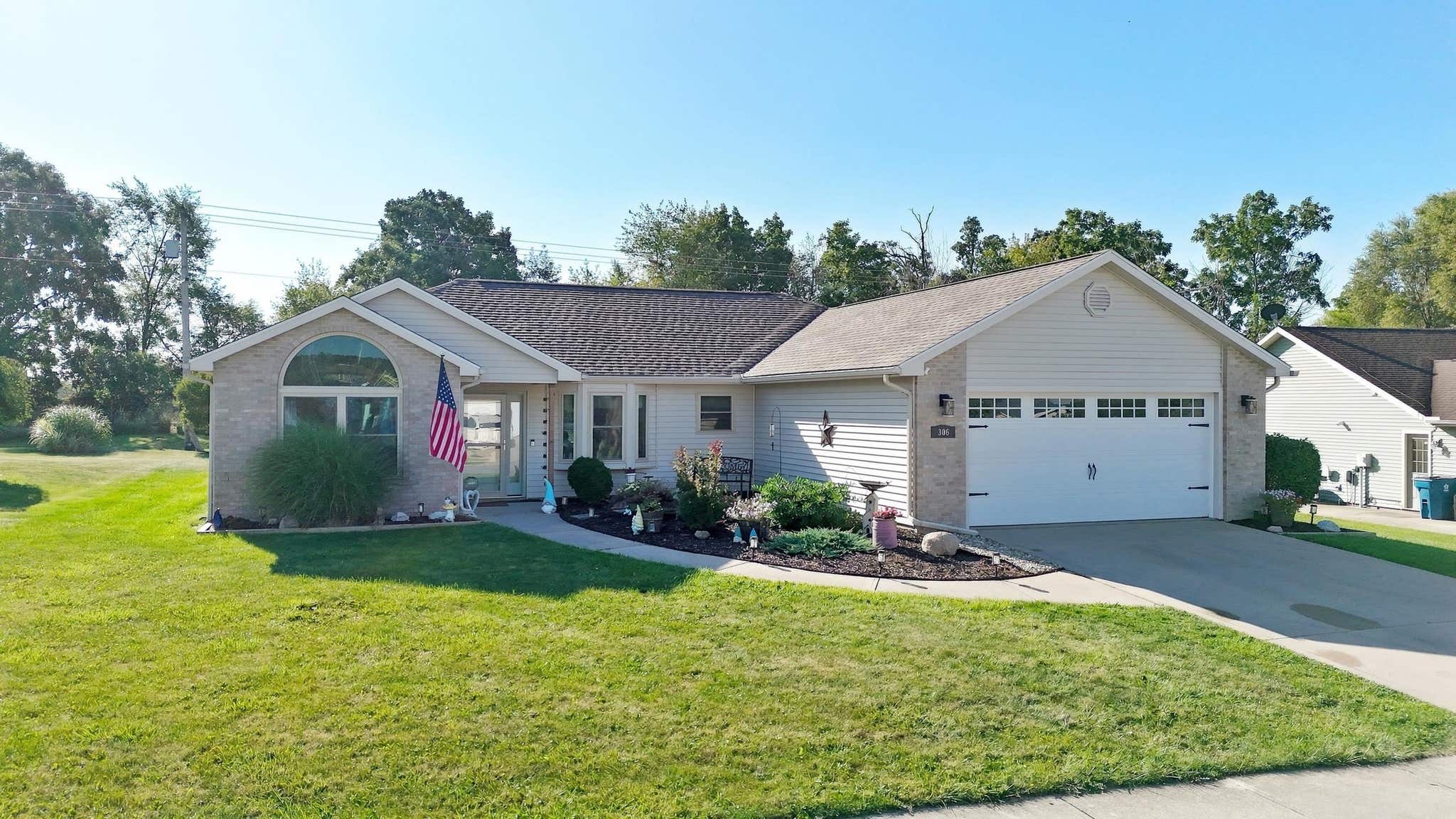 Image of 306 Sunstar Drive