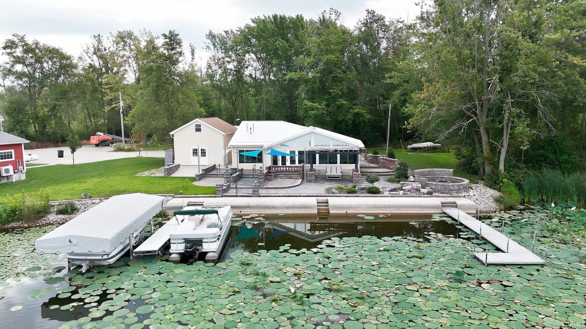 274 W Waldron Lake Drive 274 W Waldron Lake Drive