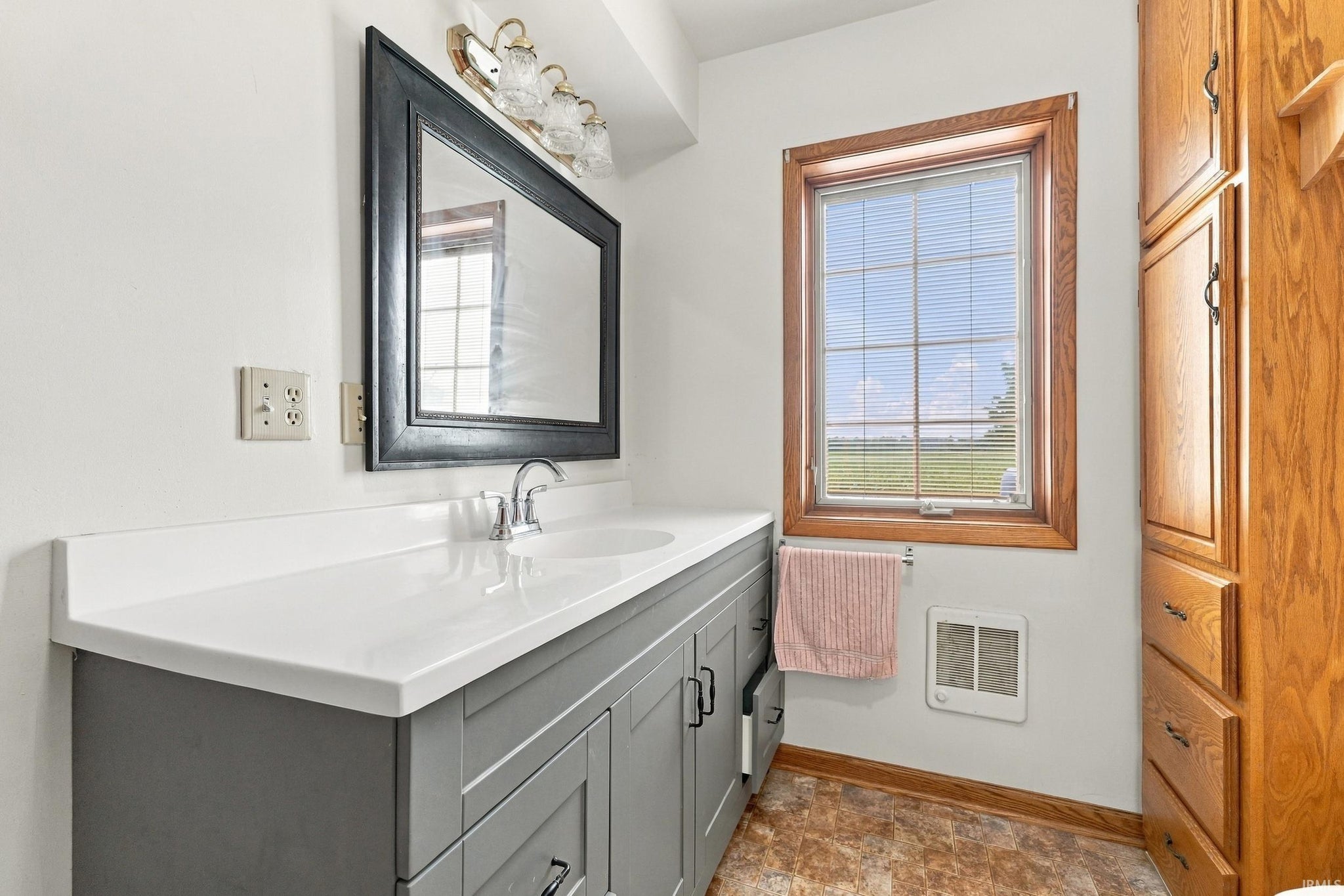 Image of 17728 Schroeder Road