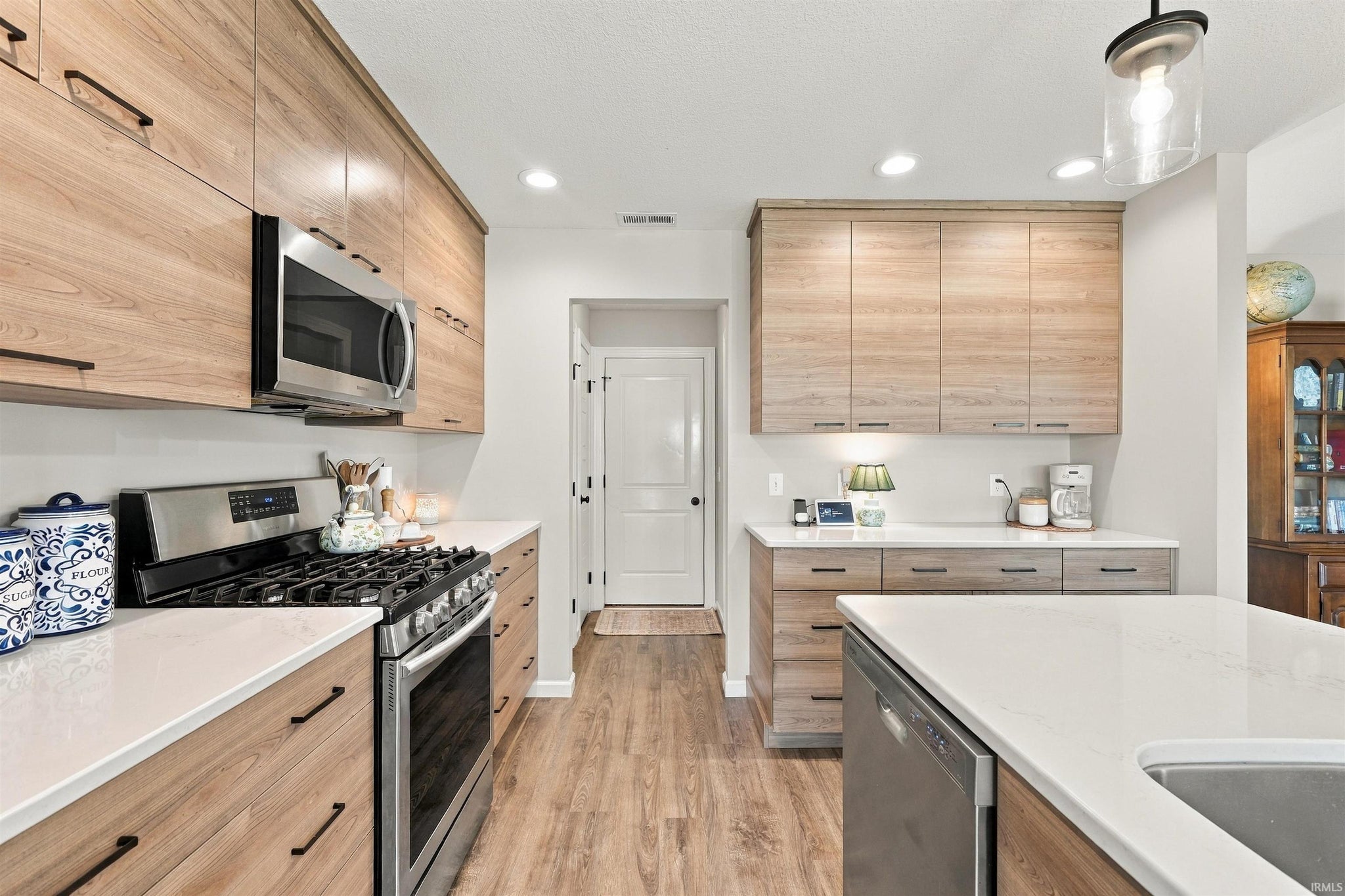 Image of 648 N Long Ridge Road