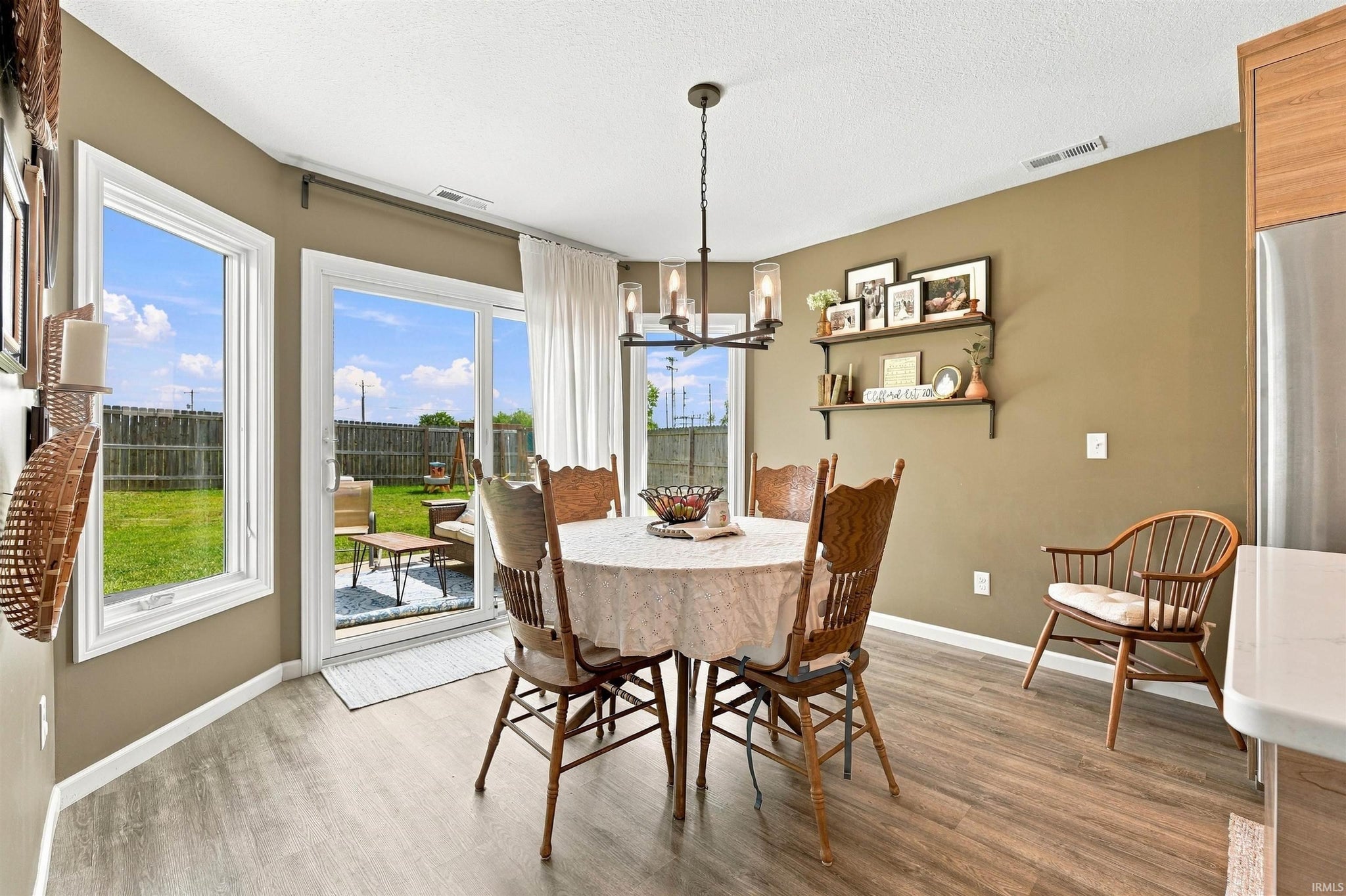 Image of 648 N Long Ridge Road