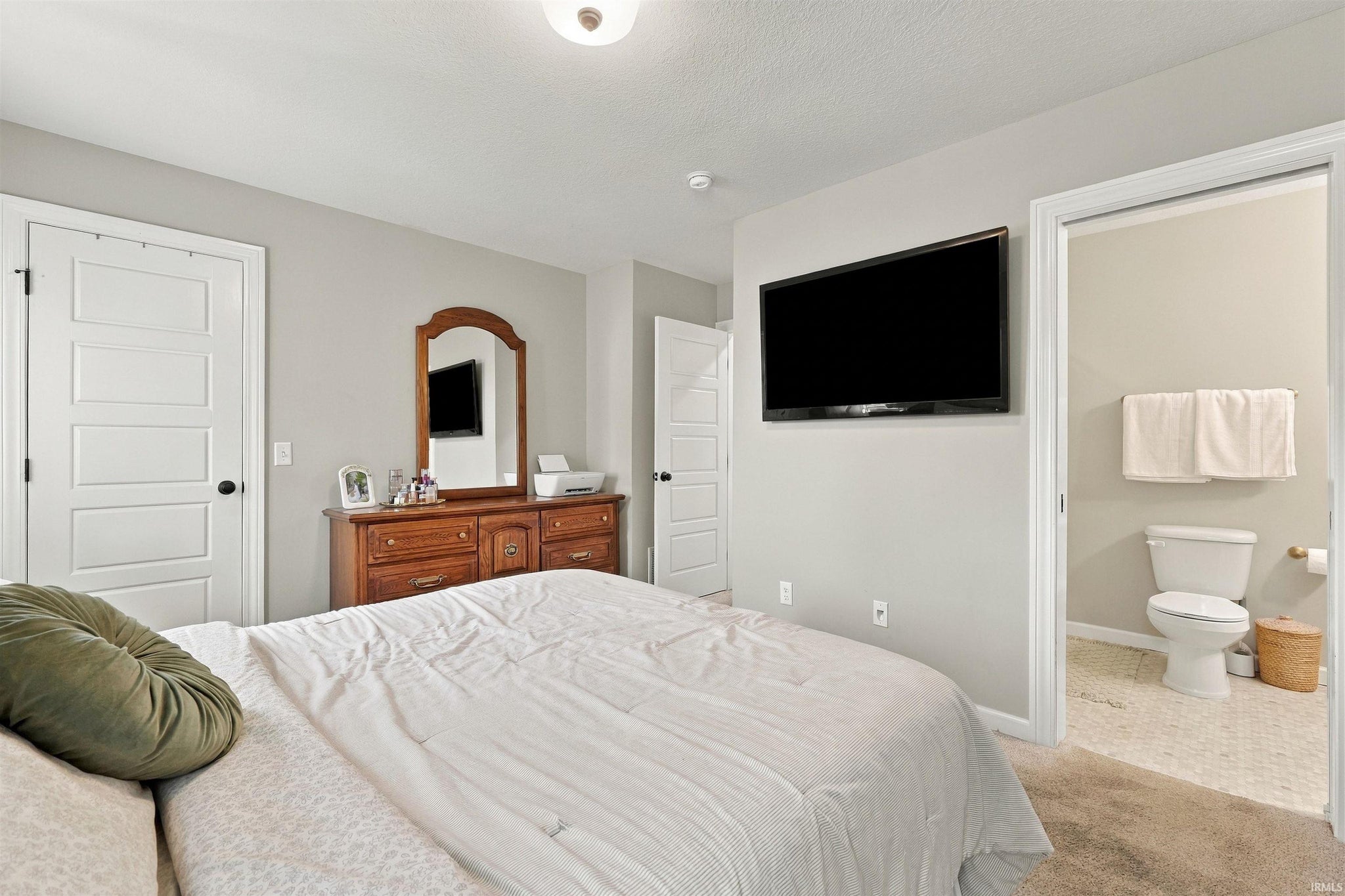 Image of 648 N Long Ridge Road