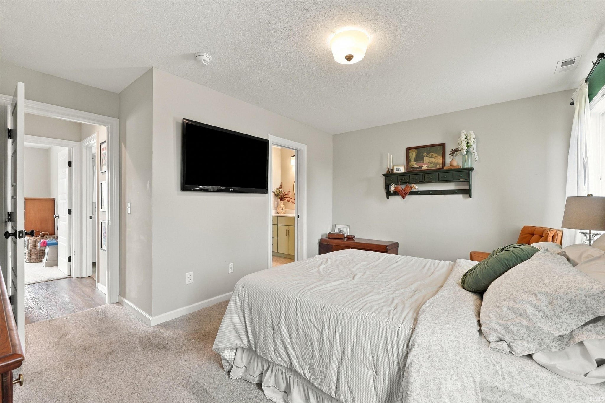 Image of 648 N Long Ridge Road