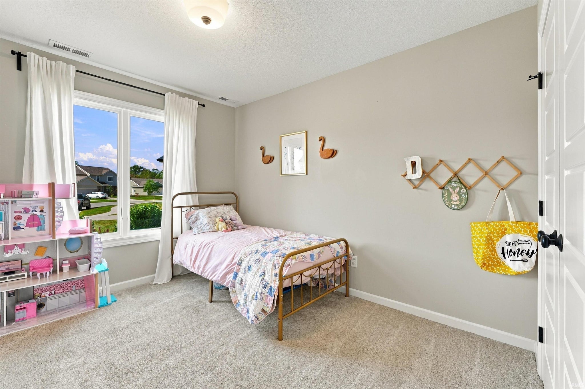 Image of 648 N Long Ridge Road