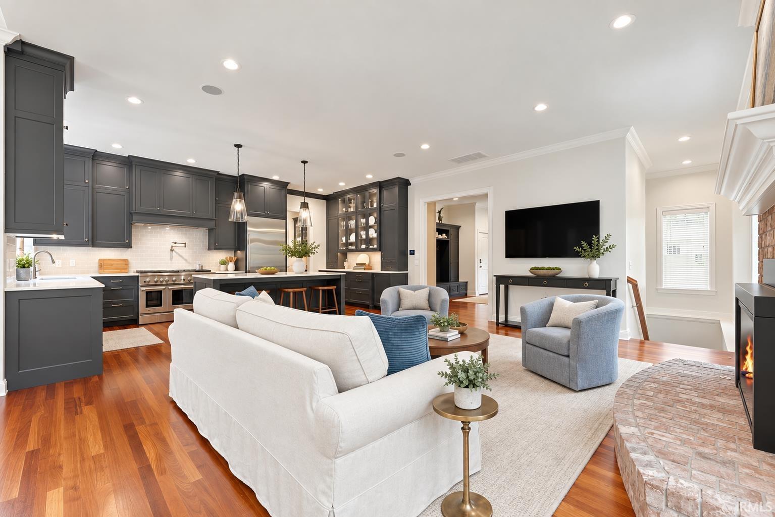 Image of 3815 Cantwell Boulevard
