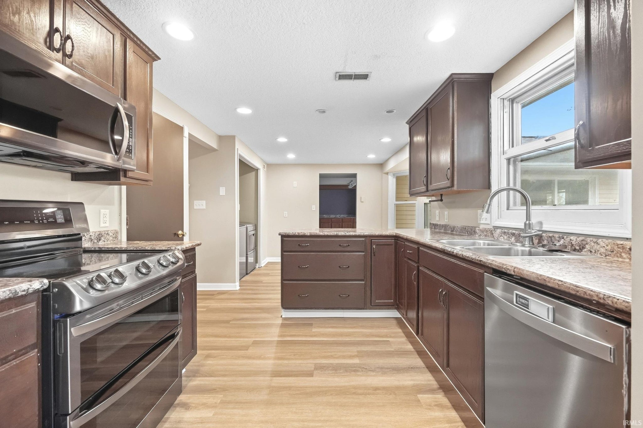 Image of 4105 Oakhurst Drive