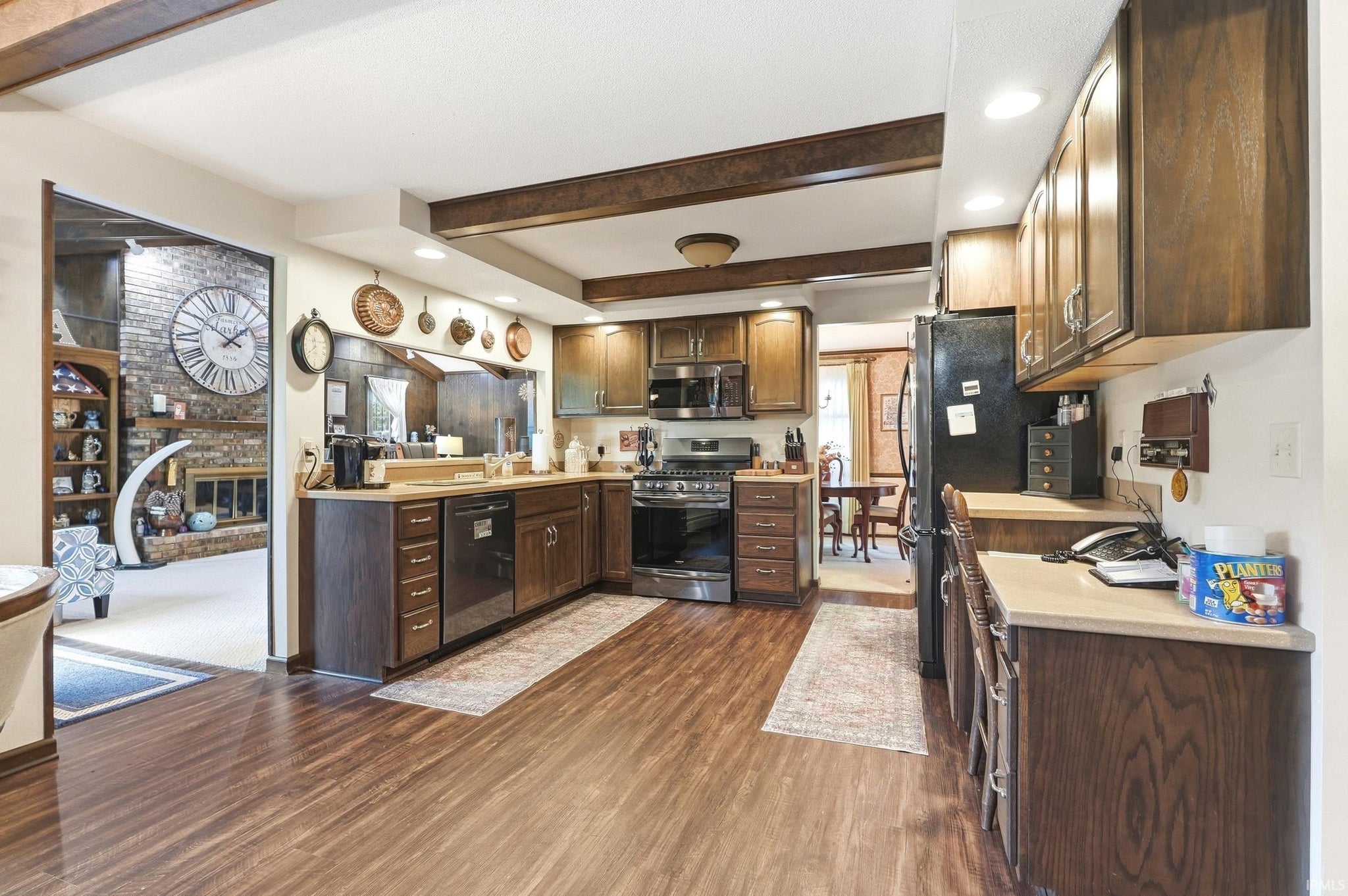 Image of 5922 Vance Avenue